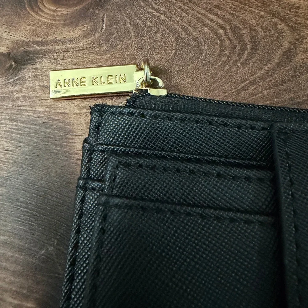 Anne Klein Black Saffiano Bifold Wallet Gold Lion Logo Zipper Pocket Card Holder